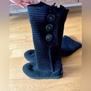 UGG black knit. Size 5